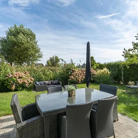 Villa Elegant With Garden